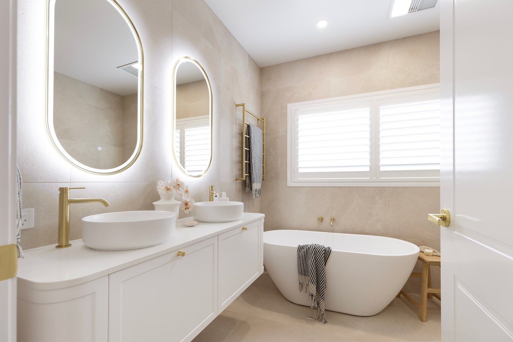 Westbuilt Display 4 HR