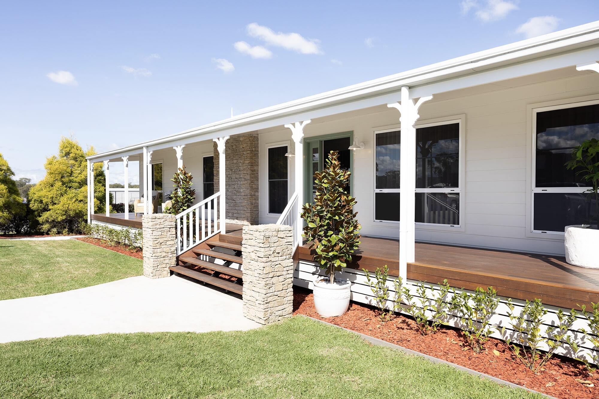 Westbuilt Outdoor 4 LR-min